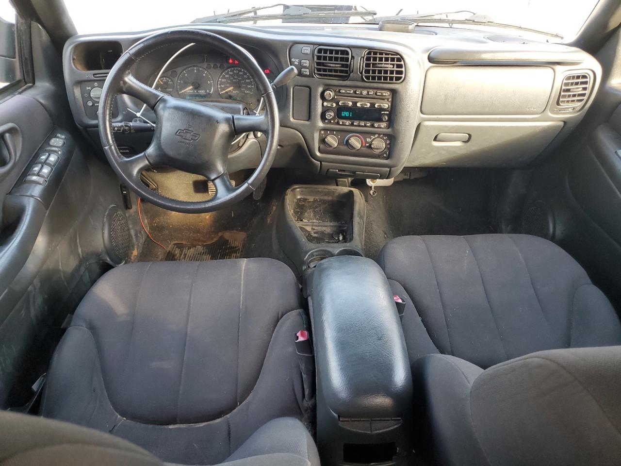 2003 Chevrolet S-10 Pickup - Image 8