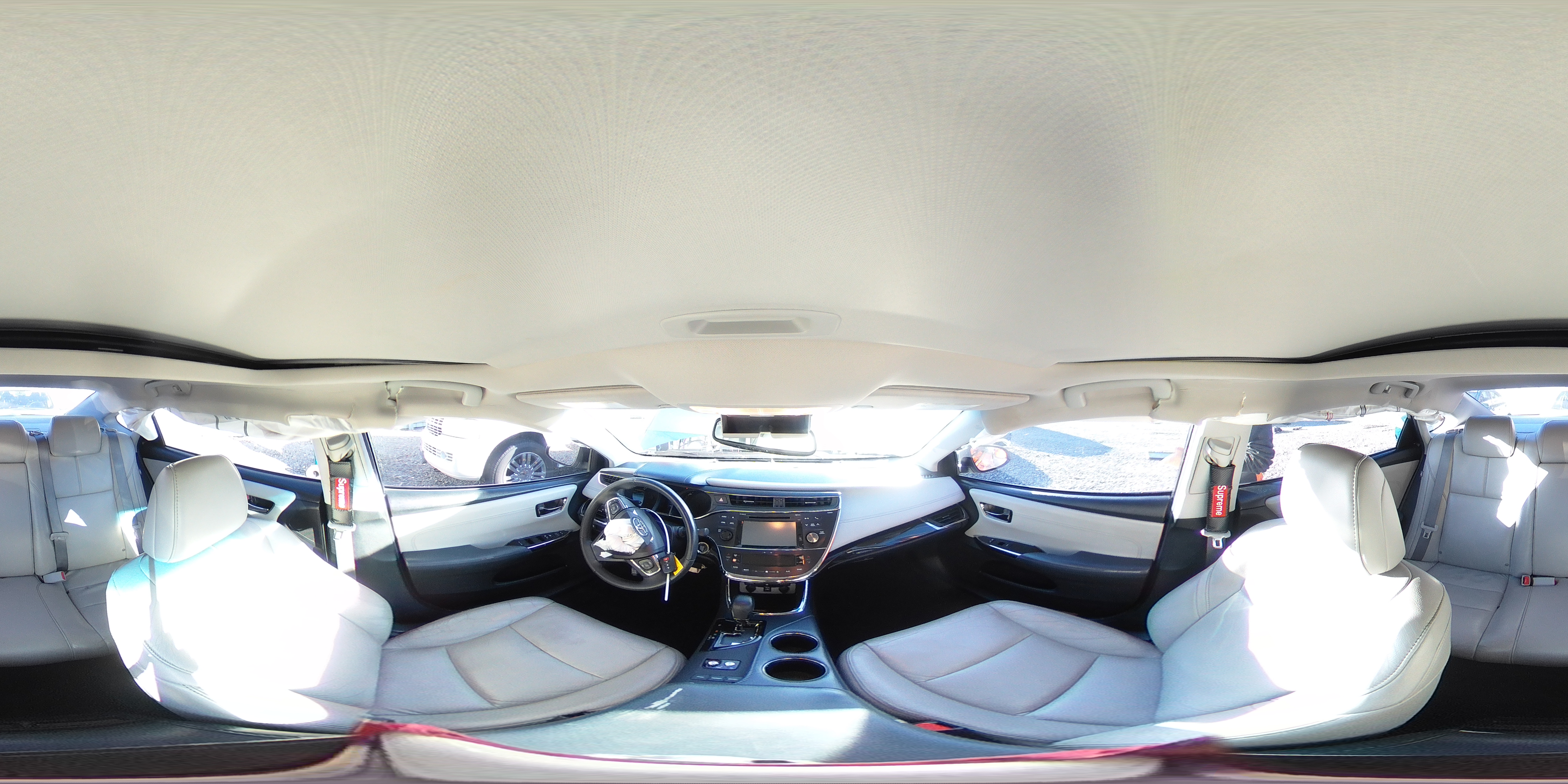 2015 Toyota Avalon - Image 13
