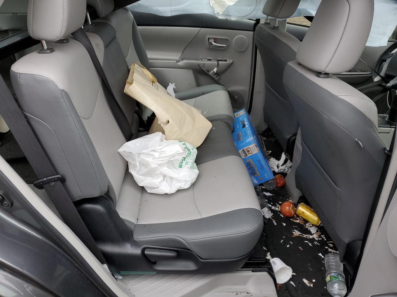 2015 Toyota Prius - Image 11