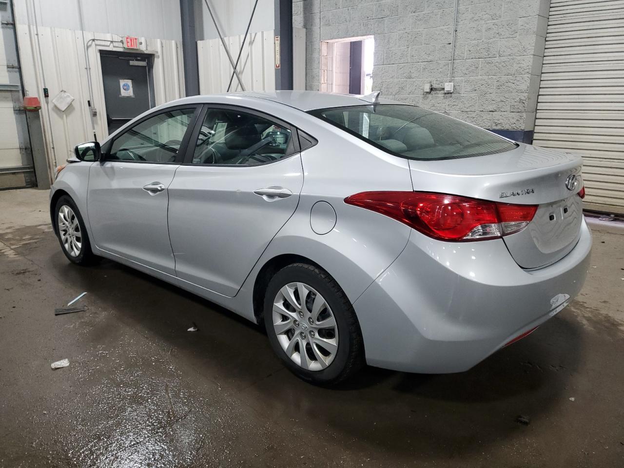2013 Hyundai Elantra - Image 2