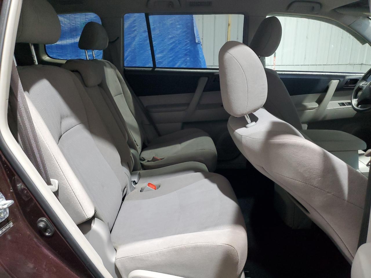 2013 Toyota Highlander - Image 11
