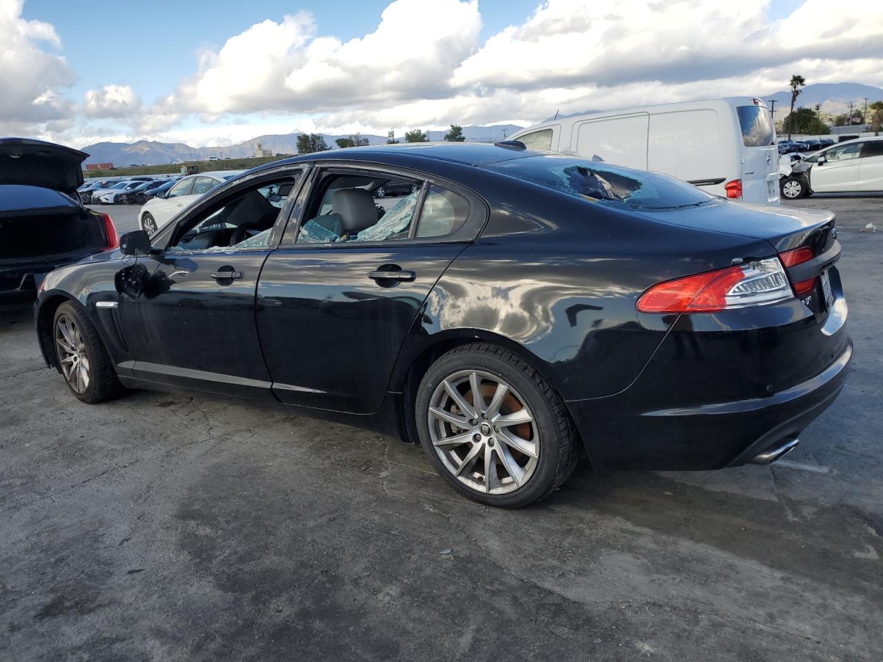 2012 Jaguar XF - Image 2