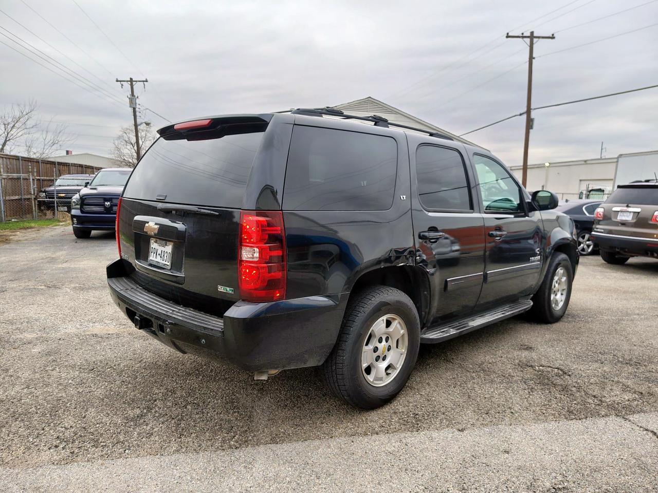 2010 Chevrolet Tahoe - Image 4