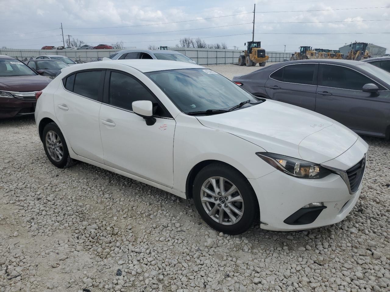 2016 Mazda 3 - Image 4