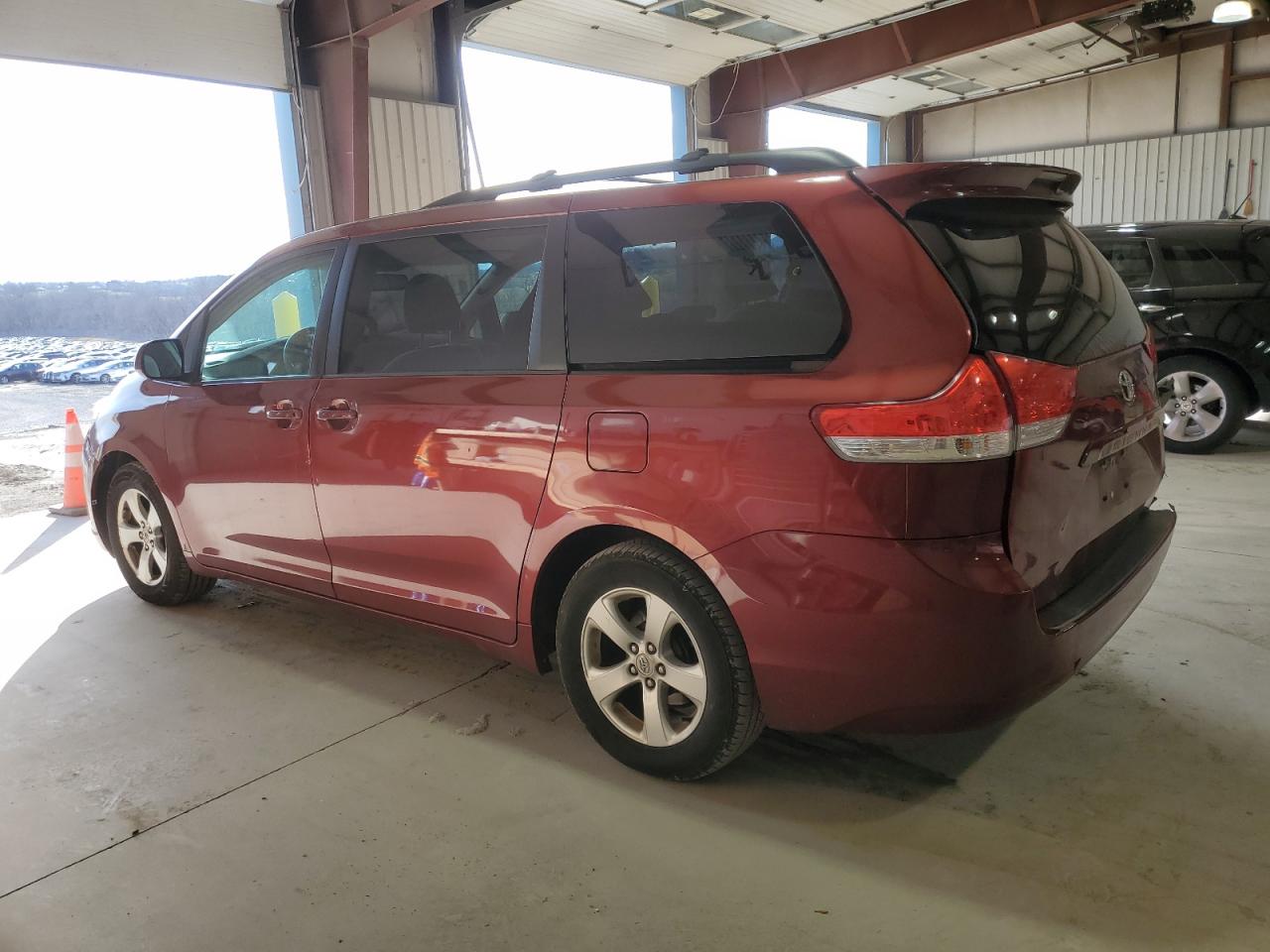 2012 Toyota Sienna - Image 2