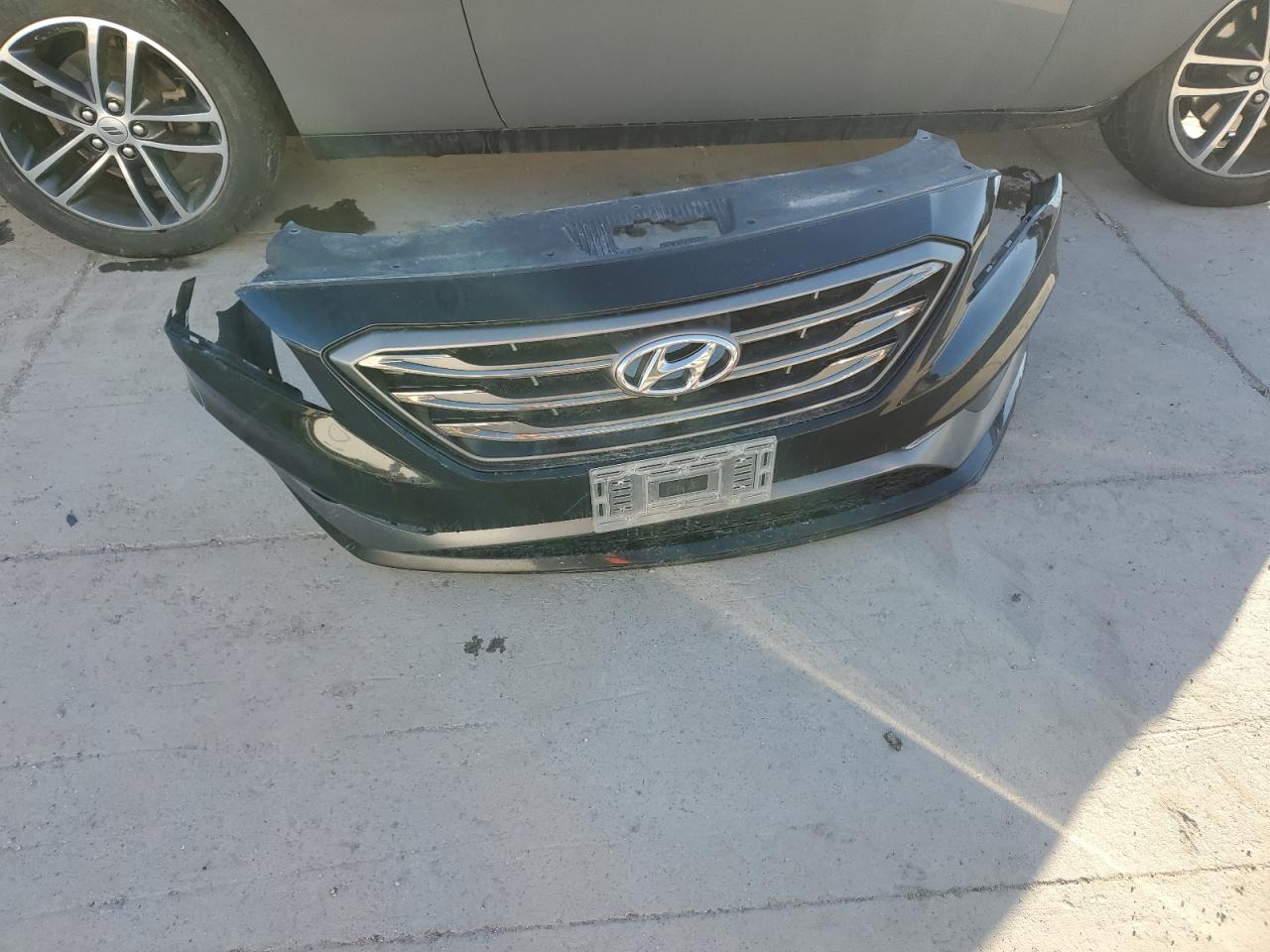 2015 Hyundai Sonata - Image 12