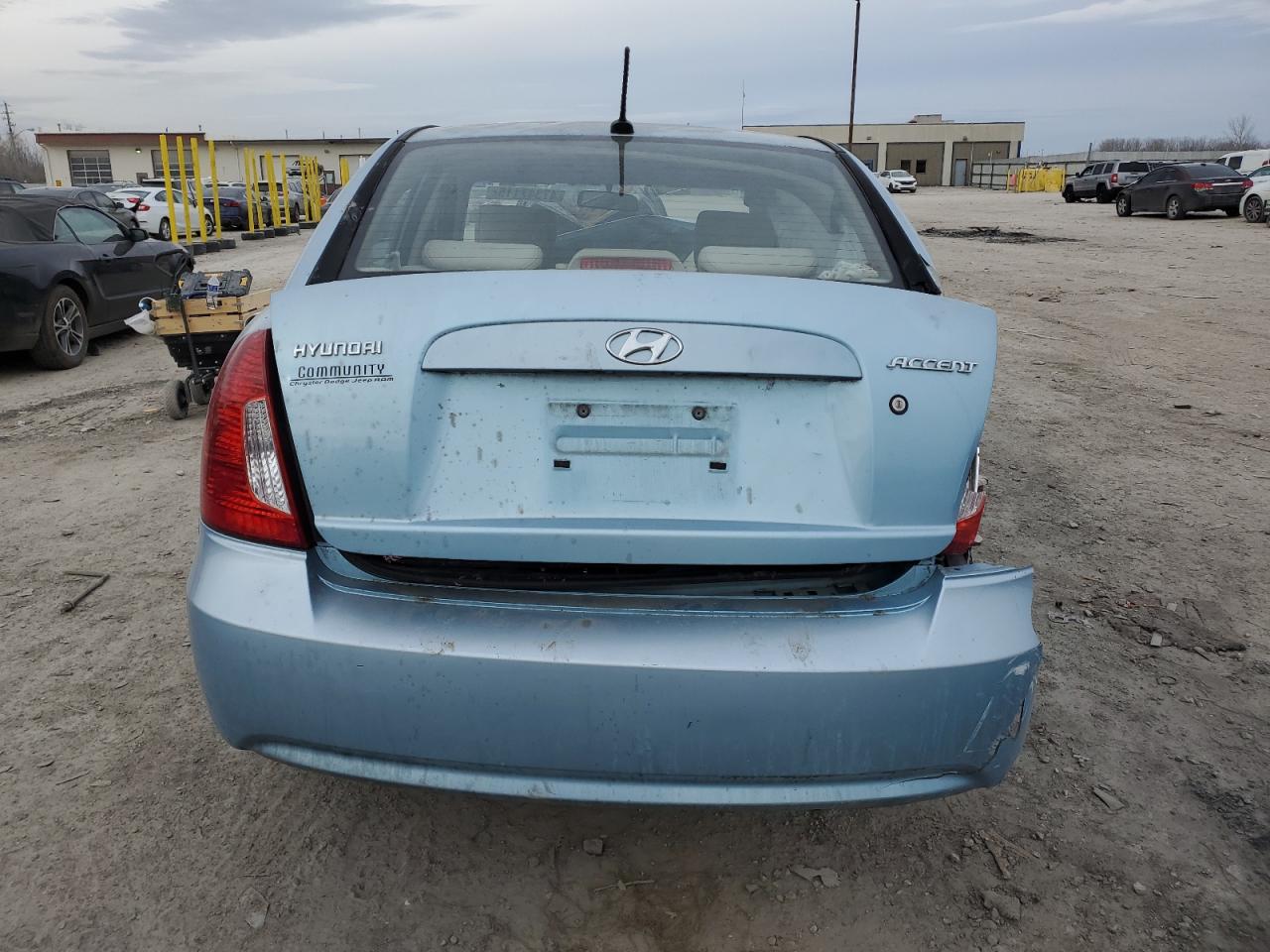 2010 Hyundai Accent - Image 6