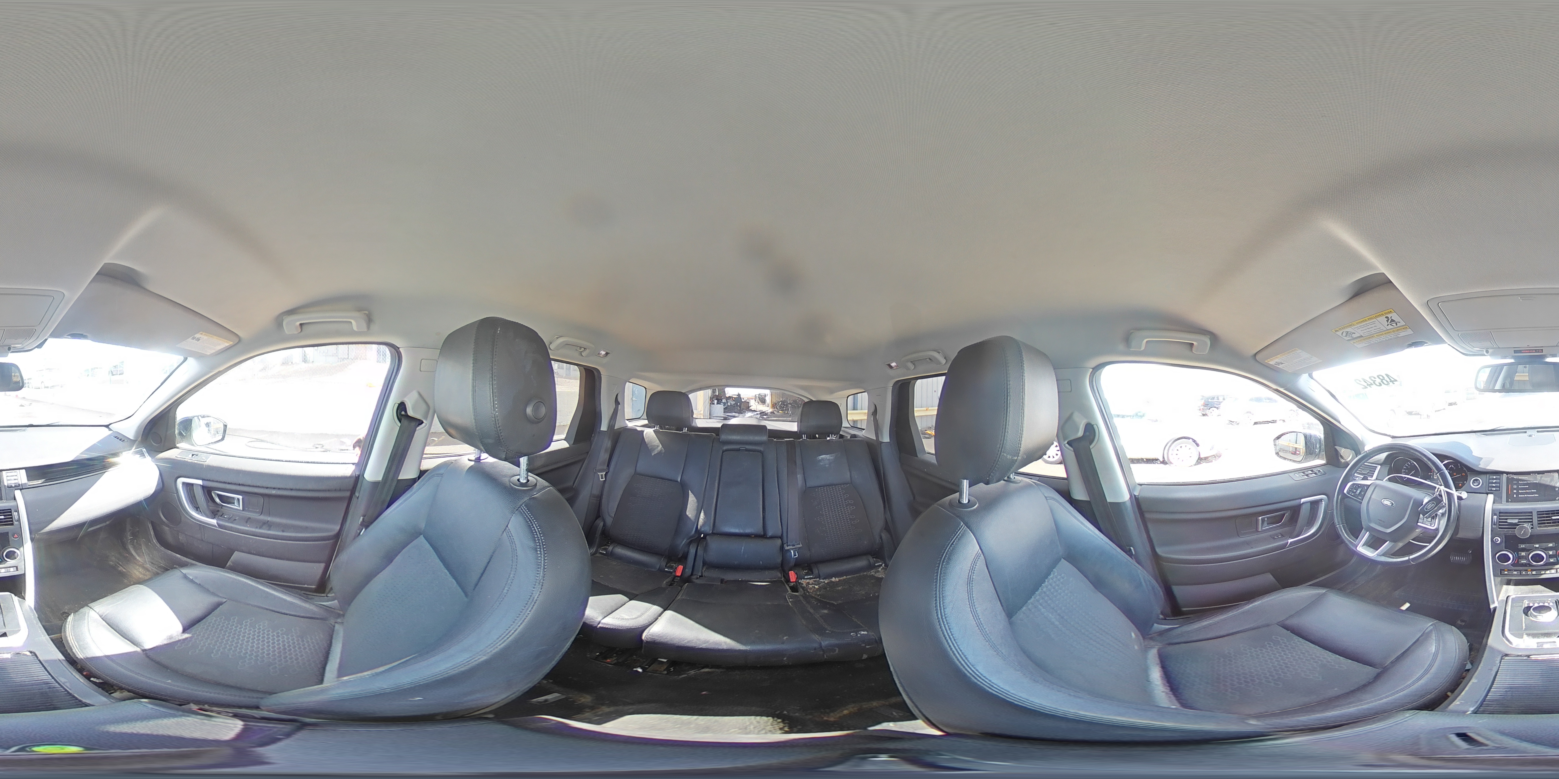 2016 Land Rover Discovery - Image 14