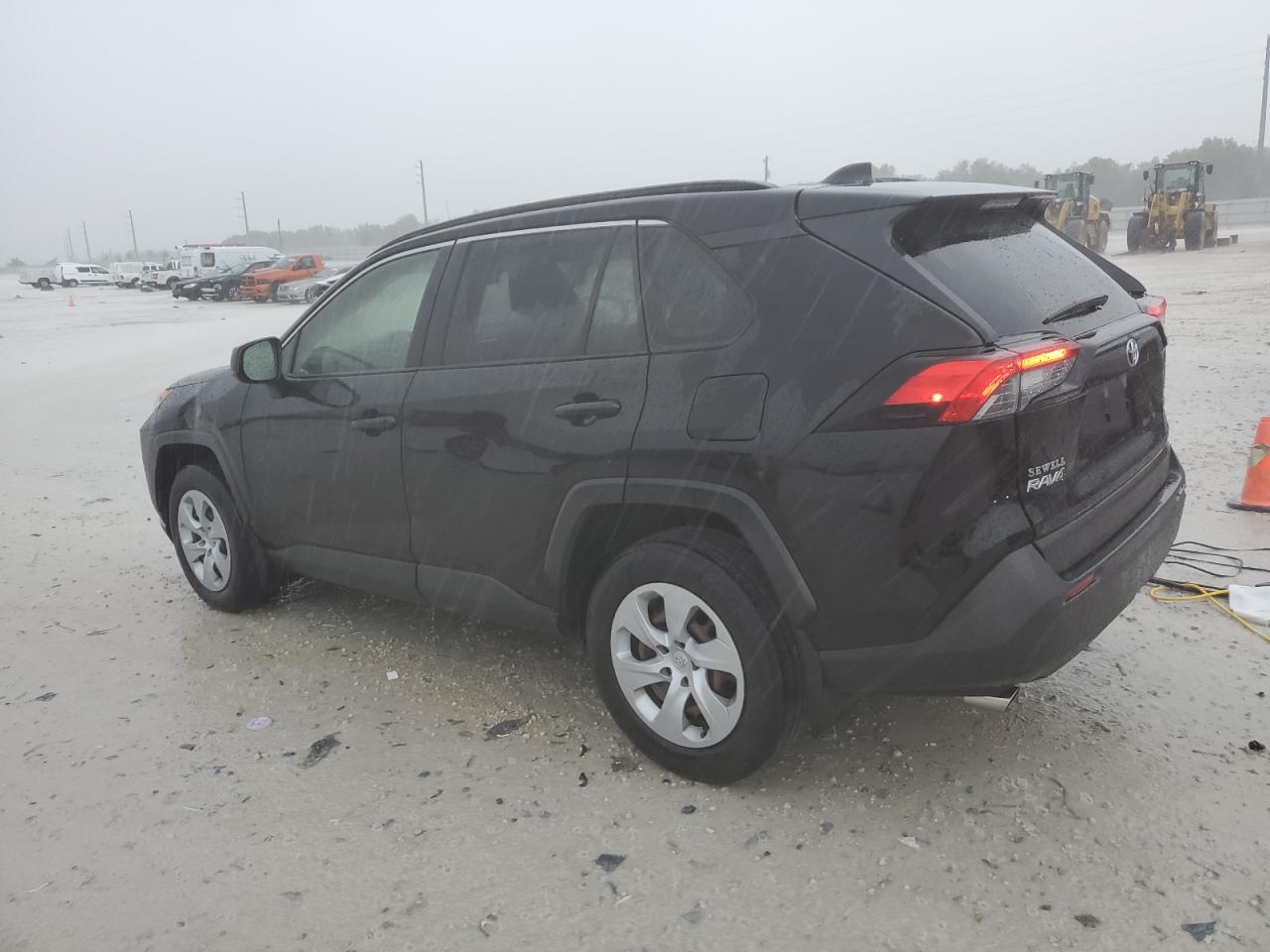 2019 Toyota RAV 4 - Image 2