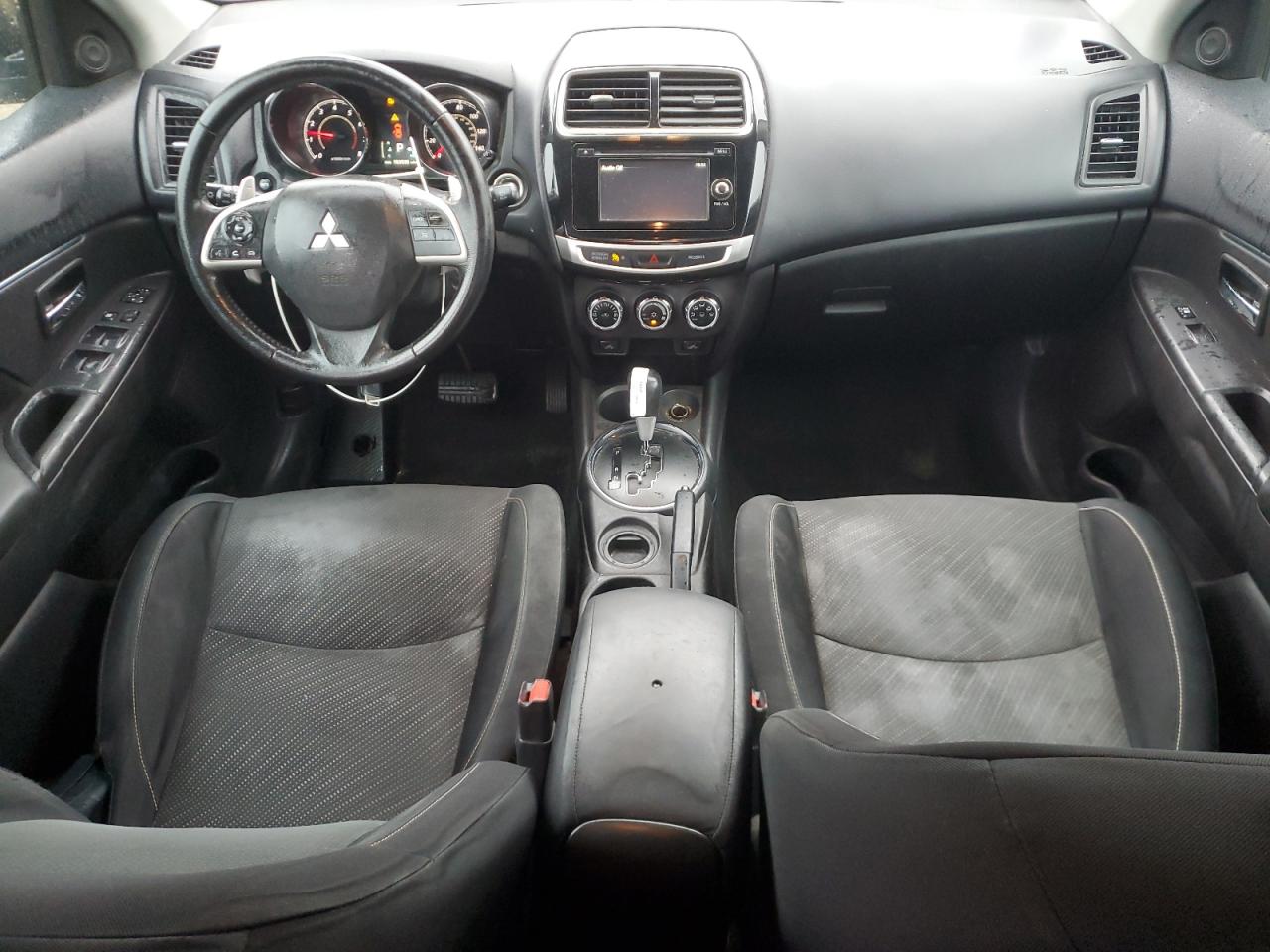 2015 Mitsubishi Outlander - Image 8