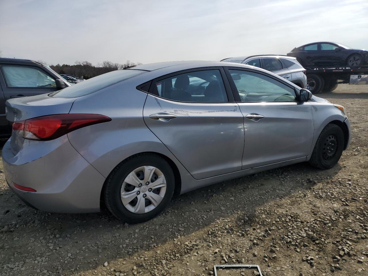 2016 Hyundai Elantra - Image 3