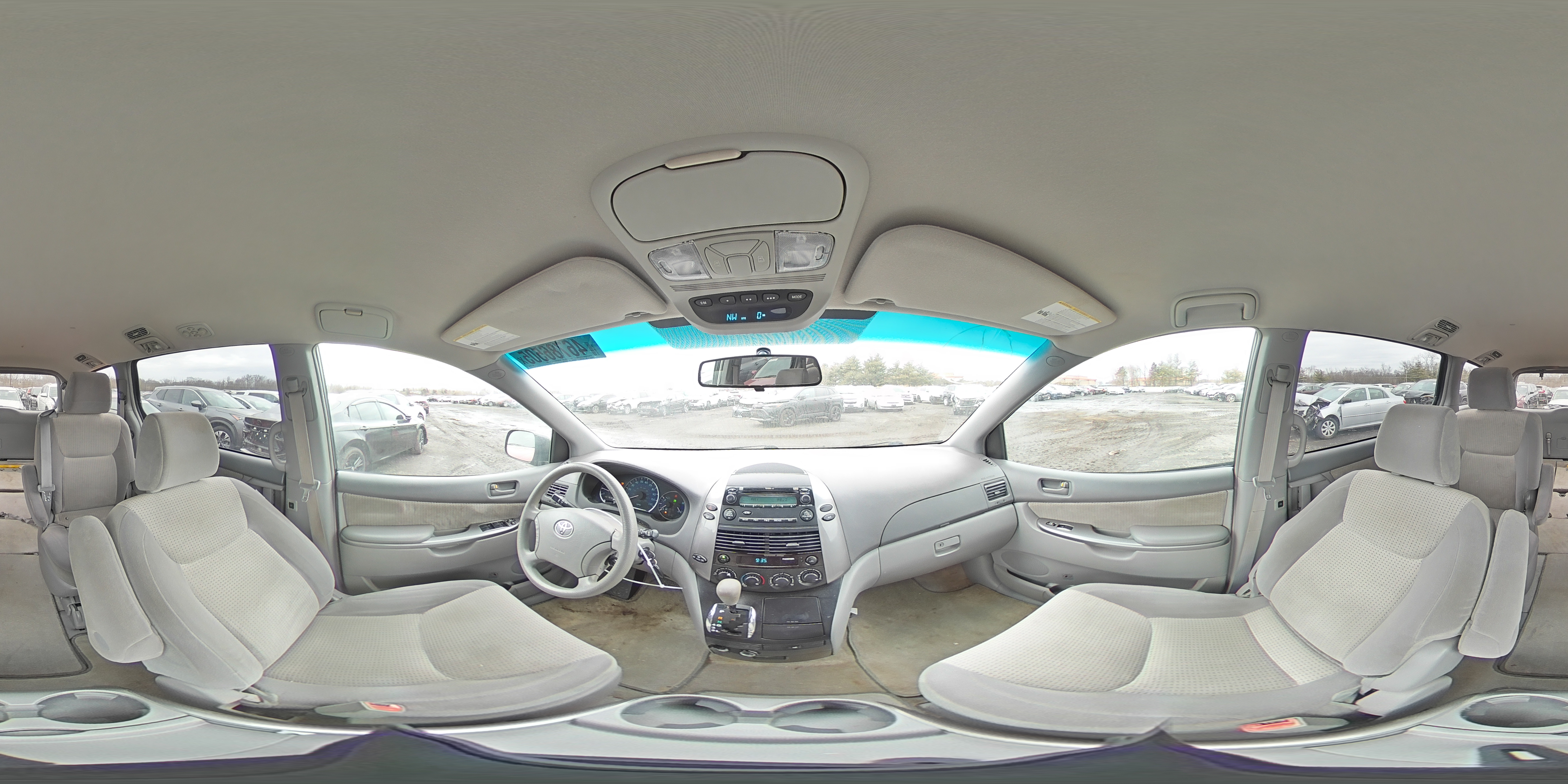 2010 Toyota Sienna - Image 14