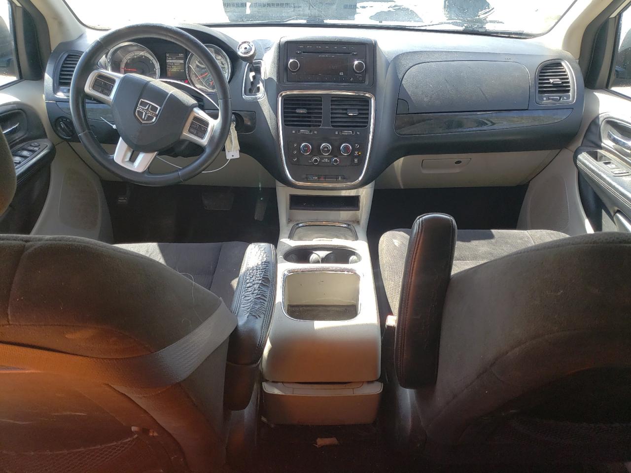 2015 Dodge Caravan - Image 8