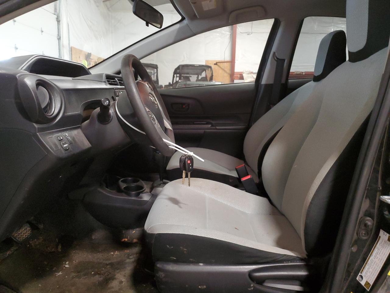 2015 Toyota Prius - Image 7