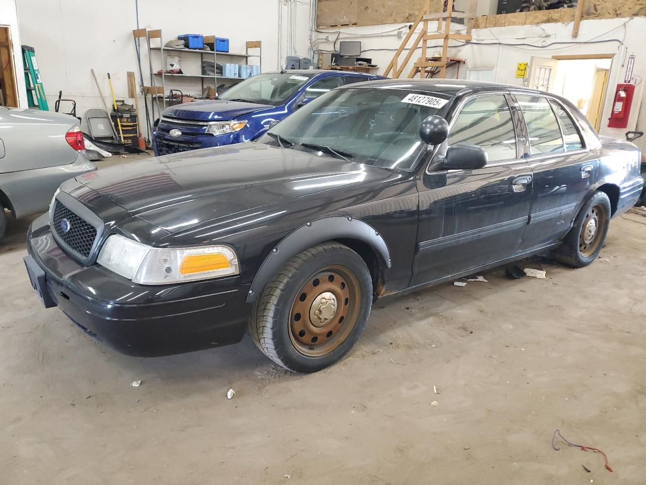 2010 Ford Crown Victoria - Image 1