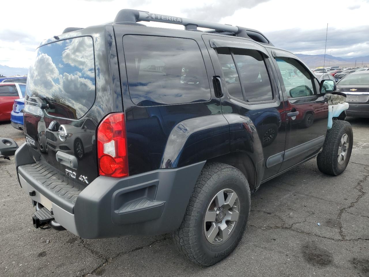 2013 Nissan XTerra - Image 3