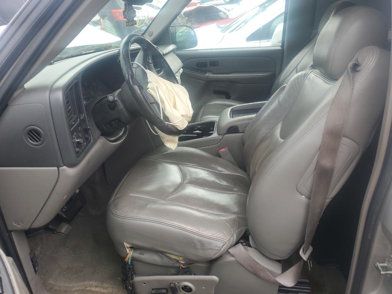 2004 Chevrolet Tahoe - Image 7