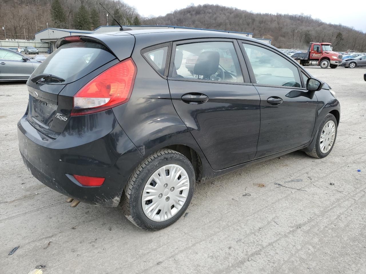 2011 Ford Fiesta - Image 3