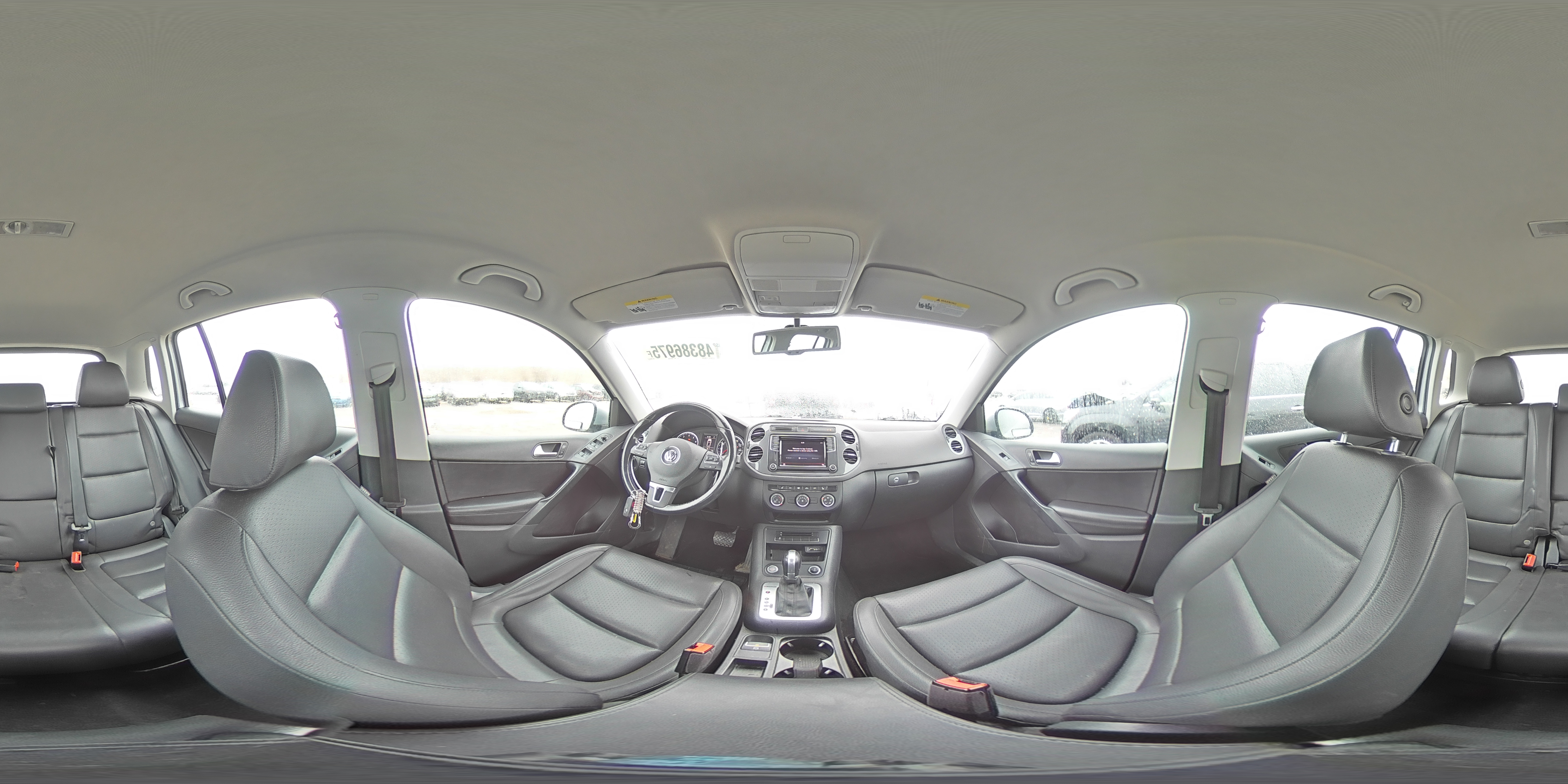 2017 Volkswagen Tiguan - Image 16
