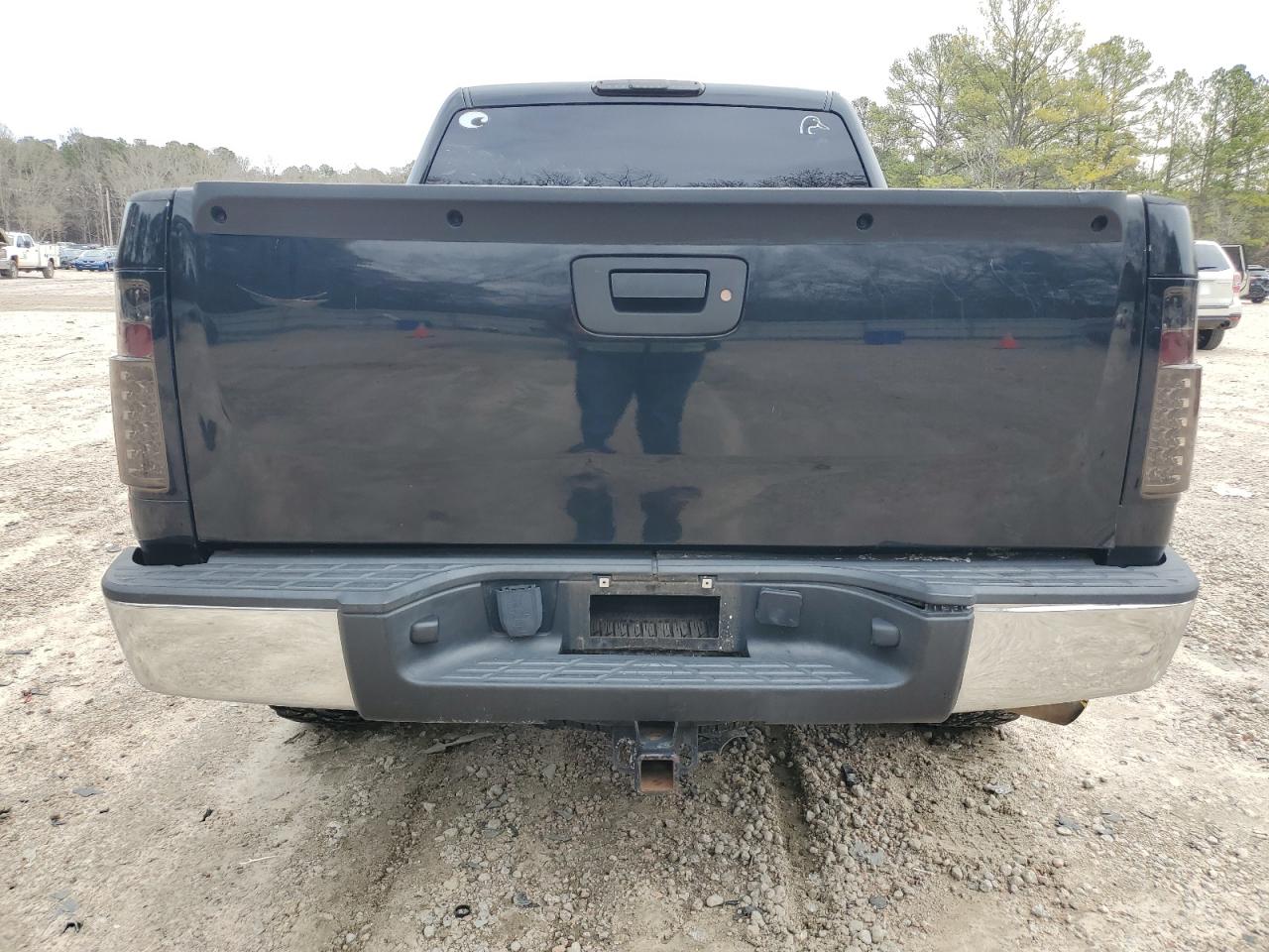 2011 Chevrolet Silverado - Image 6
