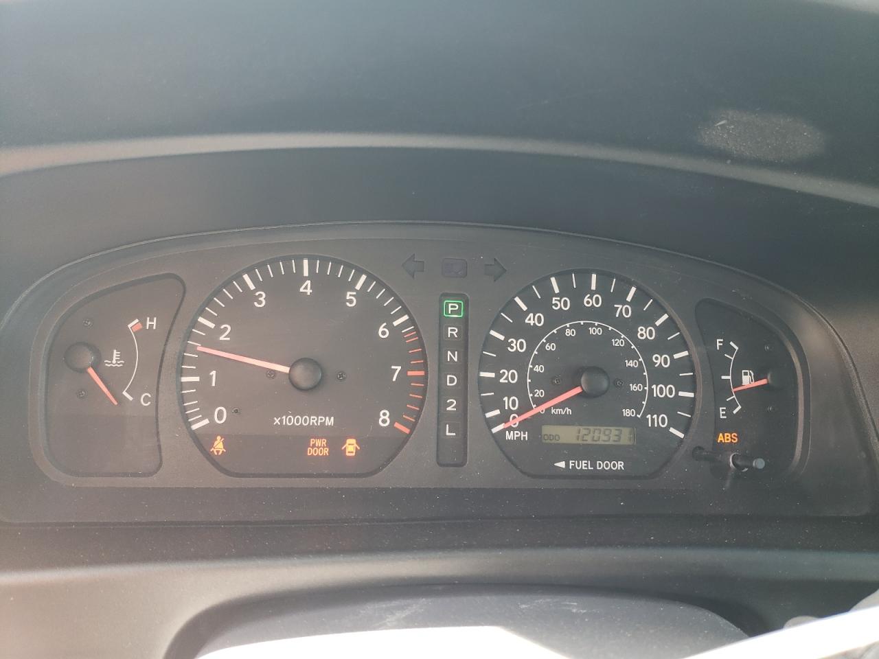 2000 Toyota Sienna - Image 9