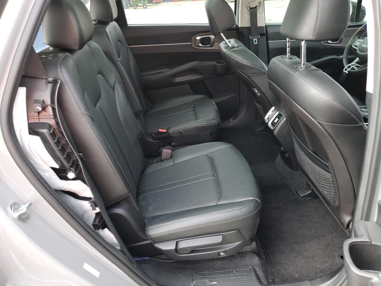 2022 Kia Sorento - Image 12
