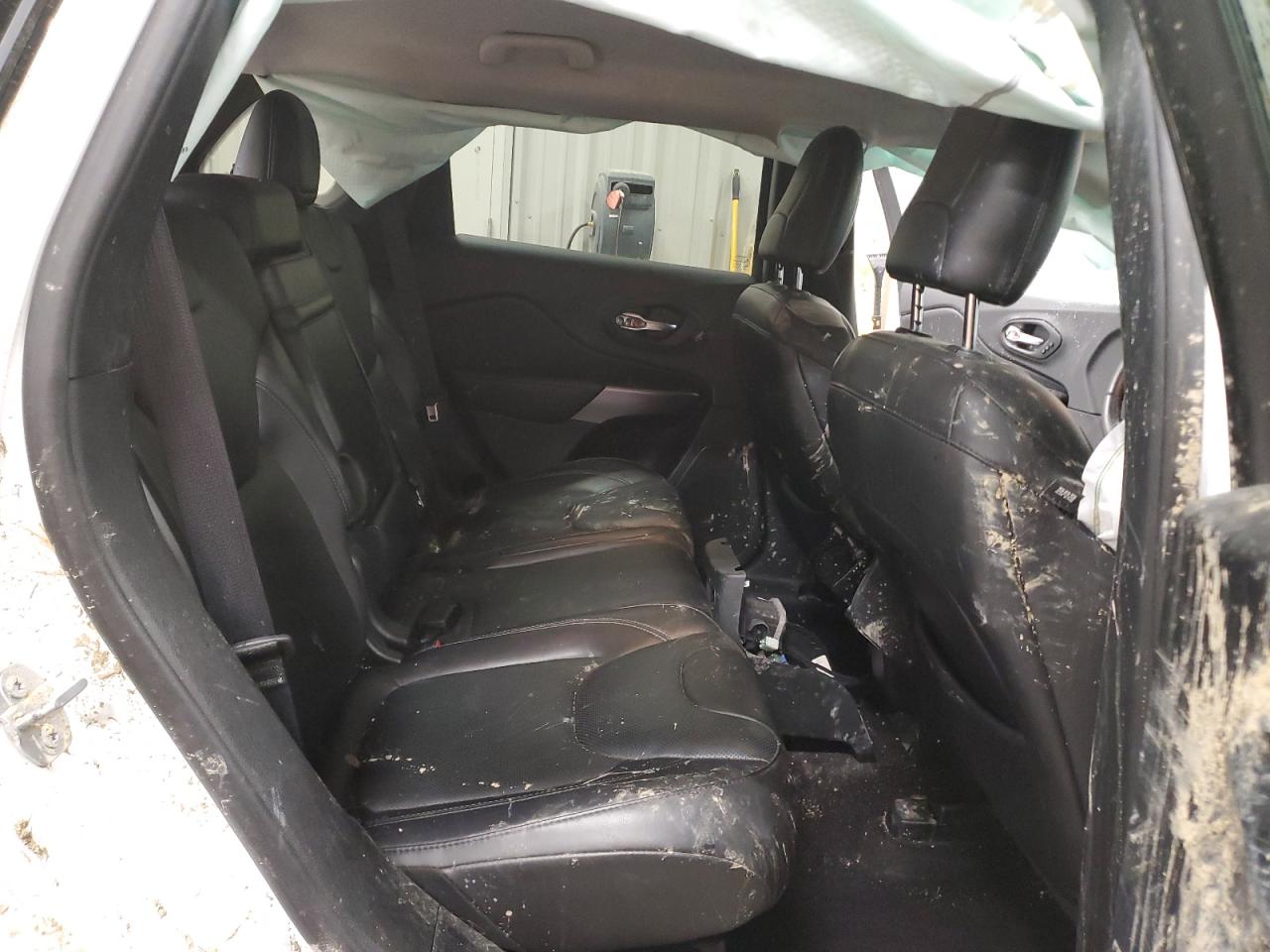2019 Jeep Cherokee - Image 10