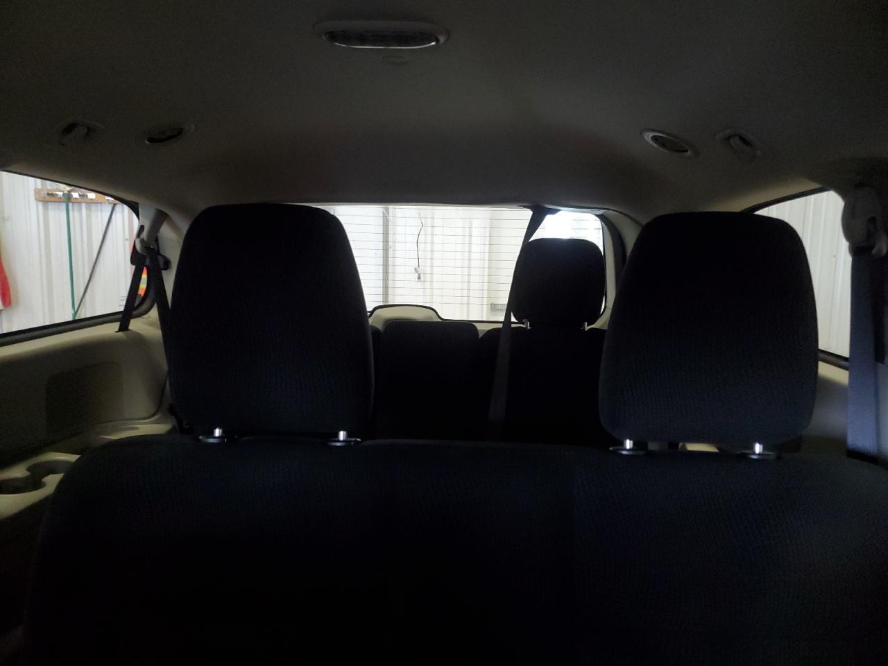 2017 Dodge Caravan - Image 10