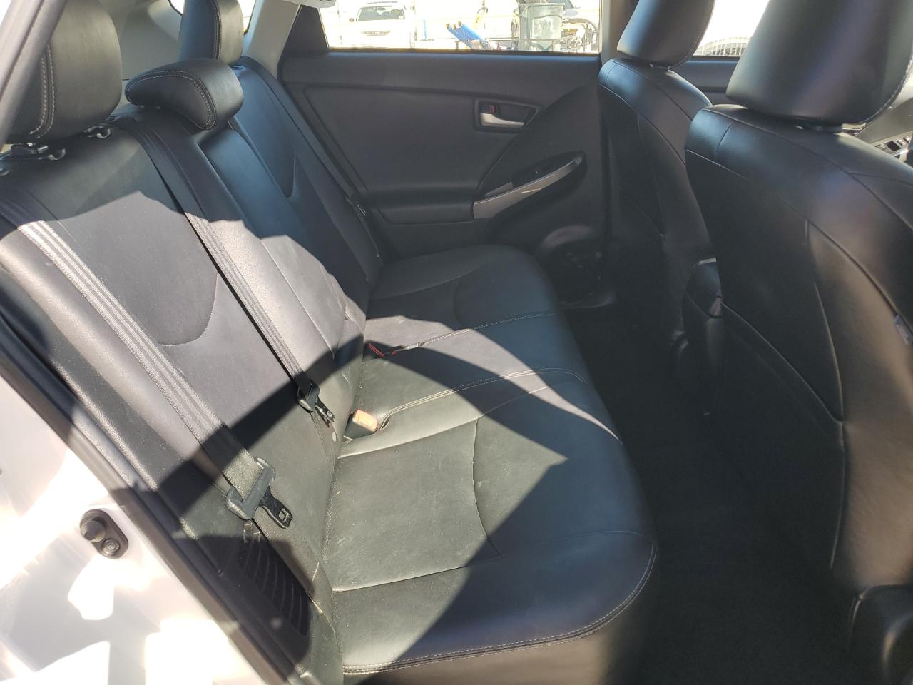 2015 Toyota Prius - Image 10