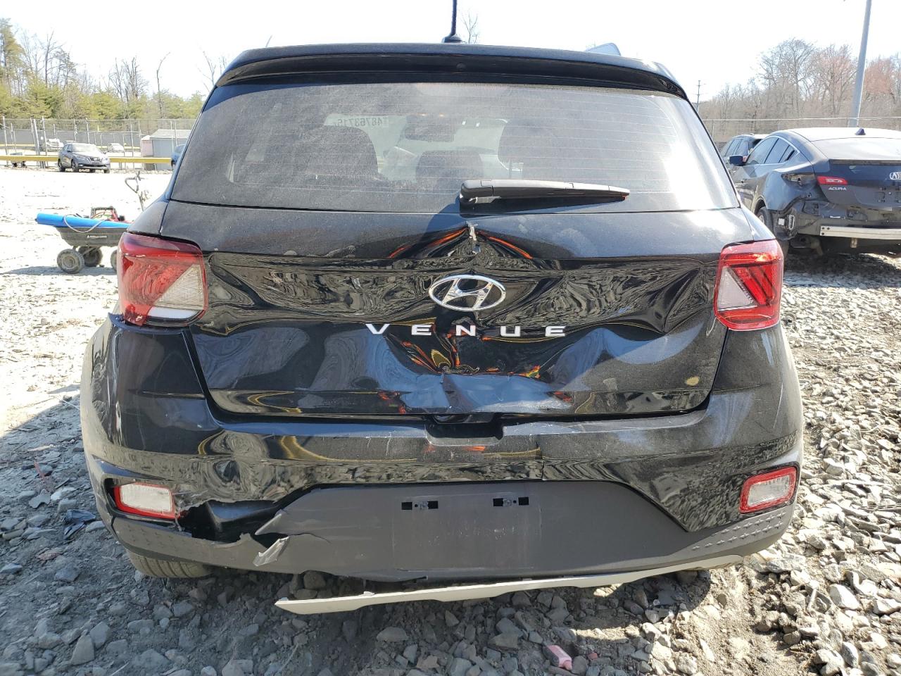 2024 Hyundai Venue - Image 6