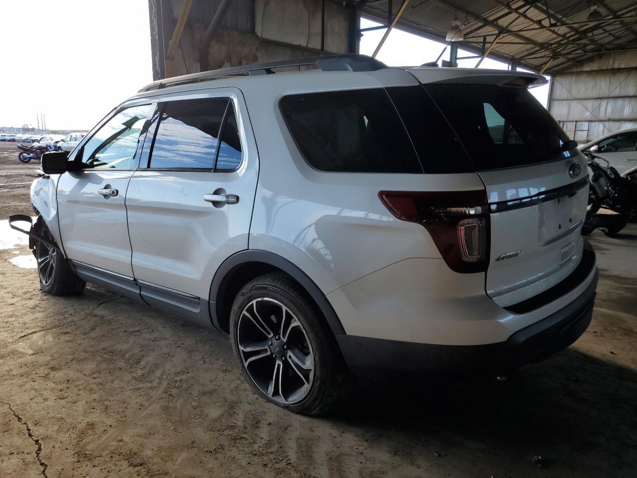 2015 Ford Explorer - Image 2