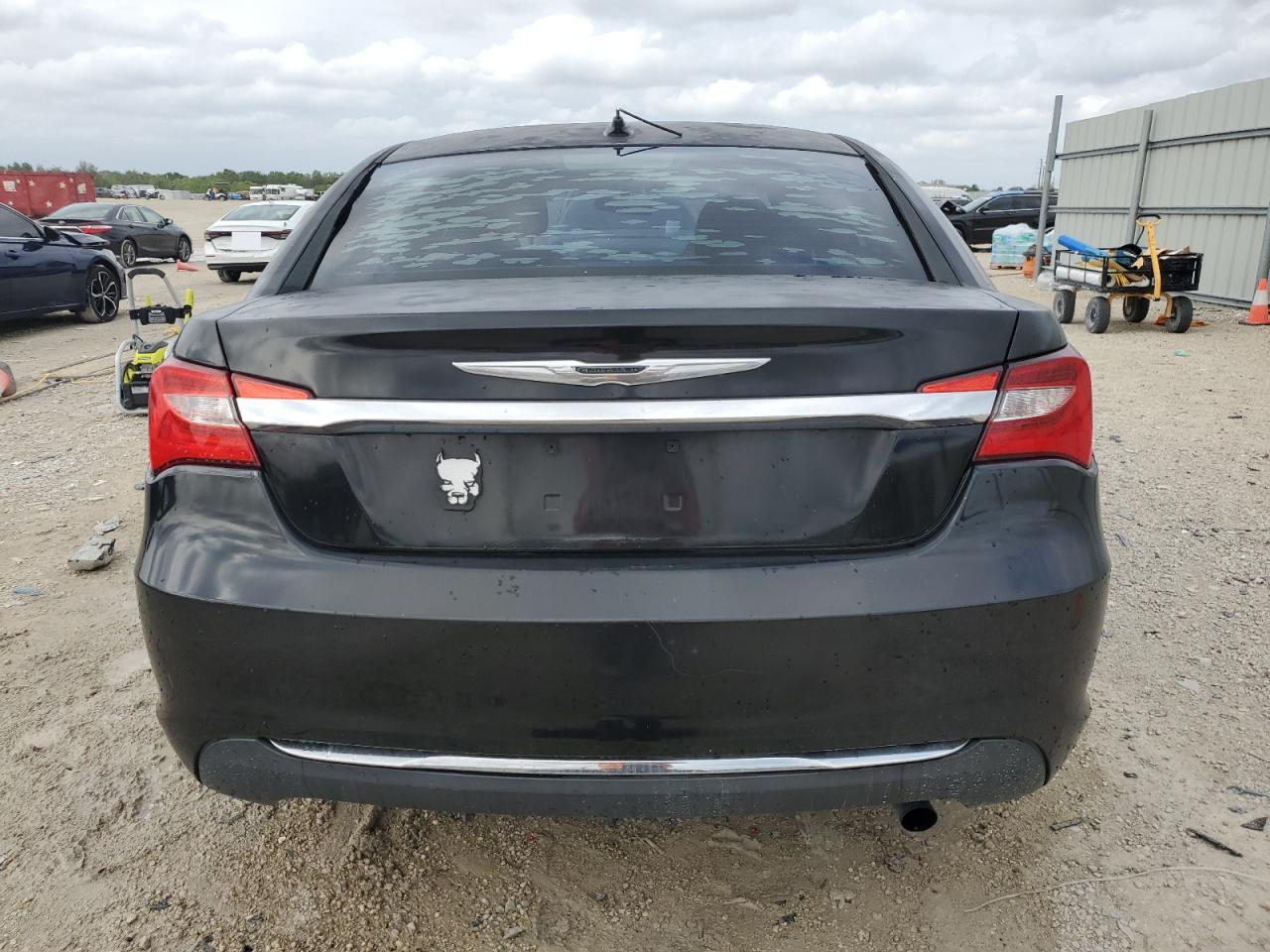 2013 Chrysler 200 - Image 6