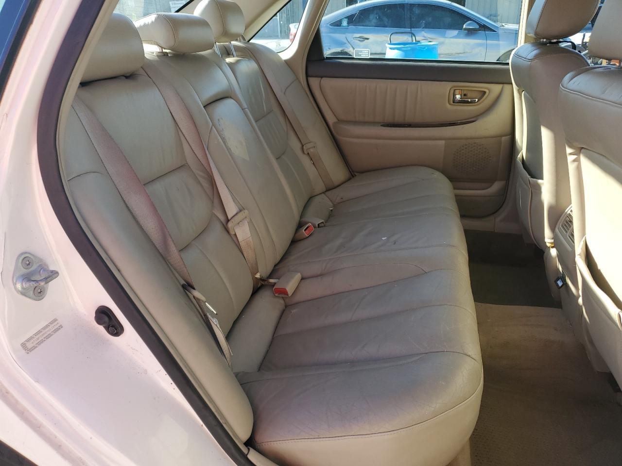 2000 Toyota Avalon - Image 11