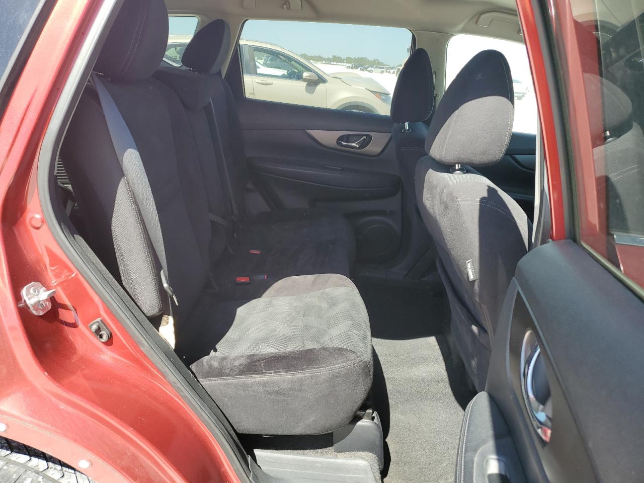 2014 Nissan Rogue - Image 11