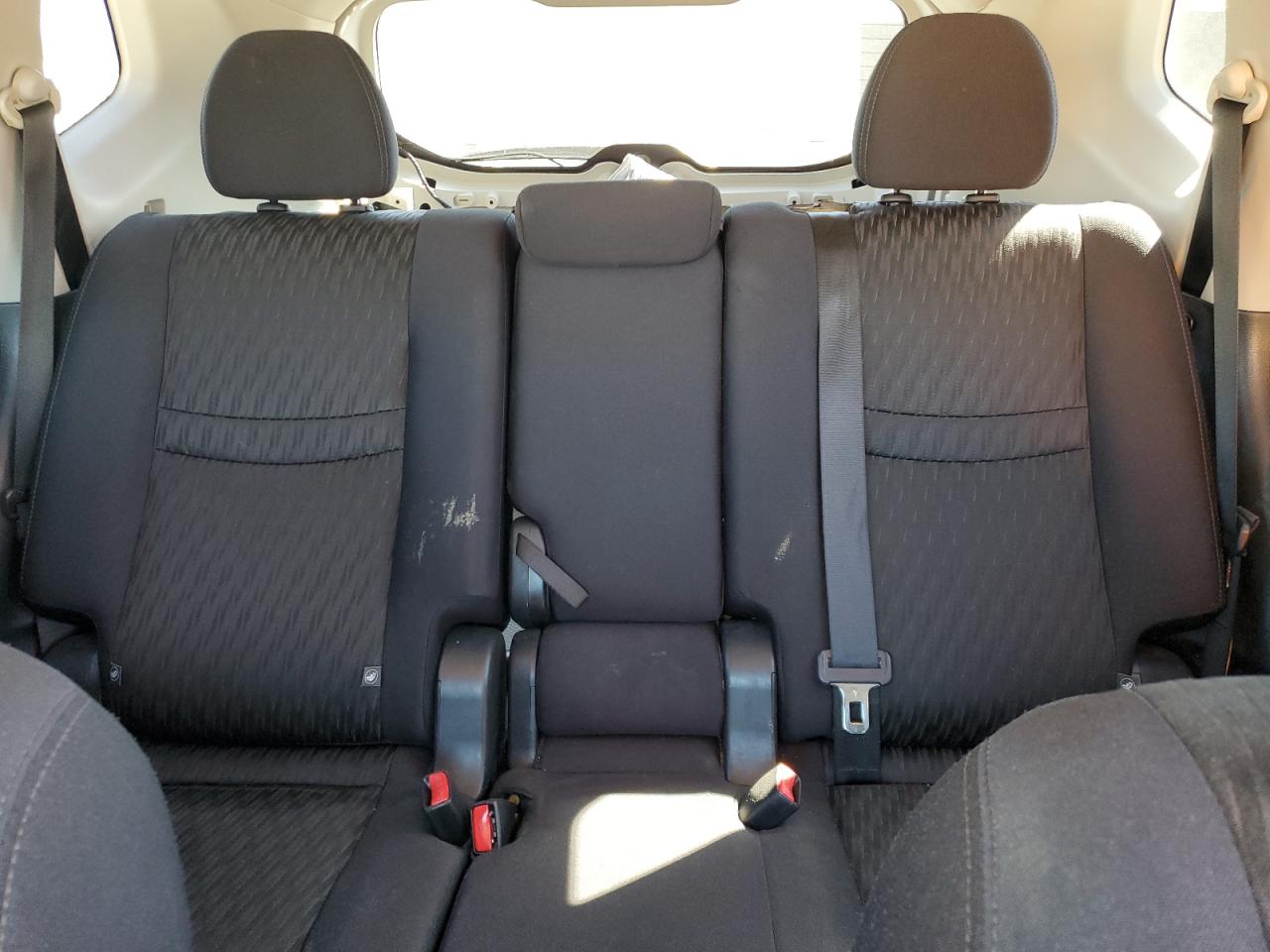 2017 Nissan Rogue - Image 10