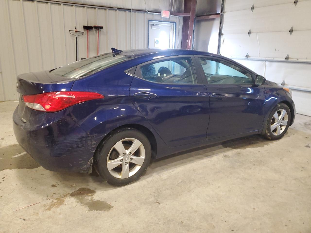 2013 Hyundai Elantra - Image 3