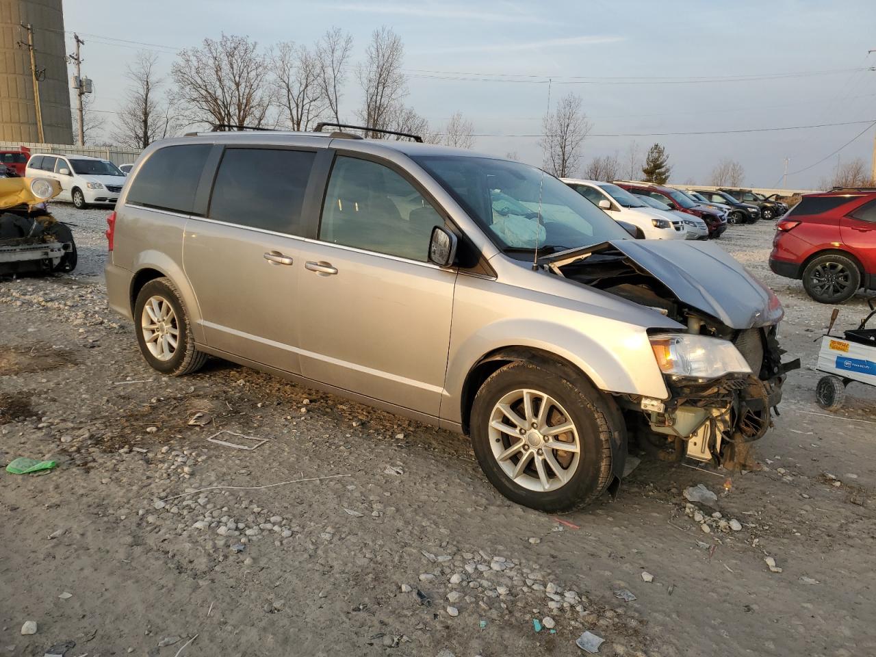 2019 Dodge Caravan - Image 4