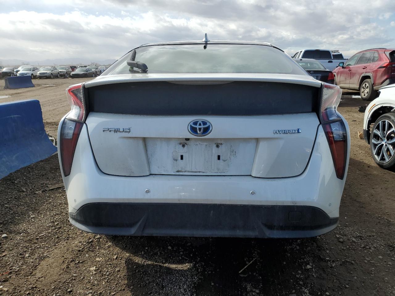 2017 Toyota Prius - Image 6