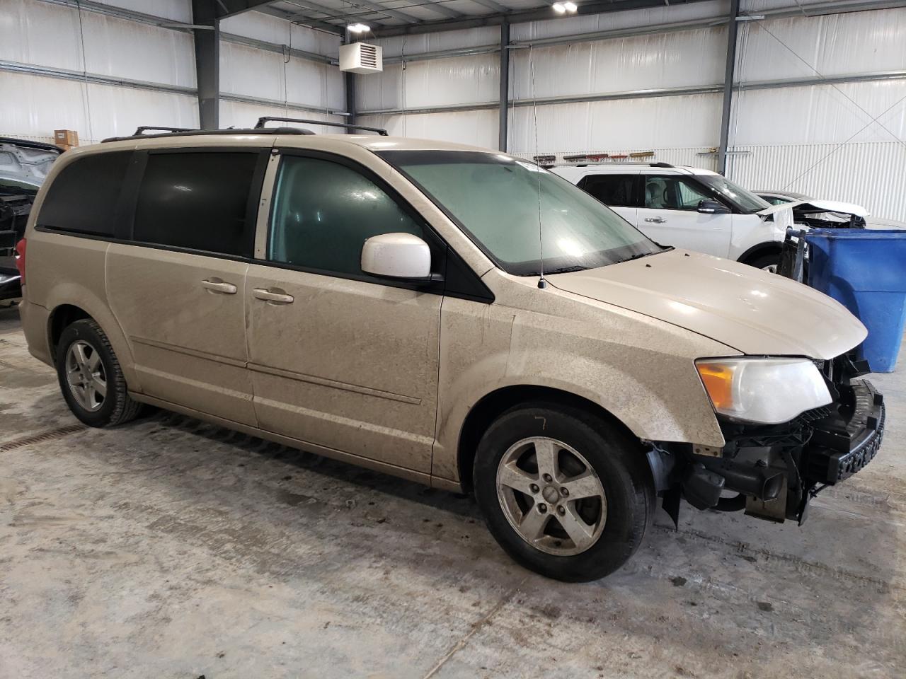 2013 Dodge Caravan - Image 4