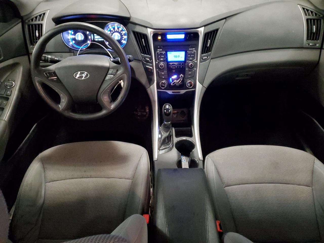 2011 Hyundai Sonata - Image 8