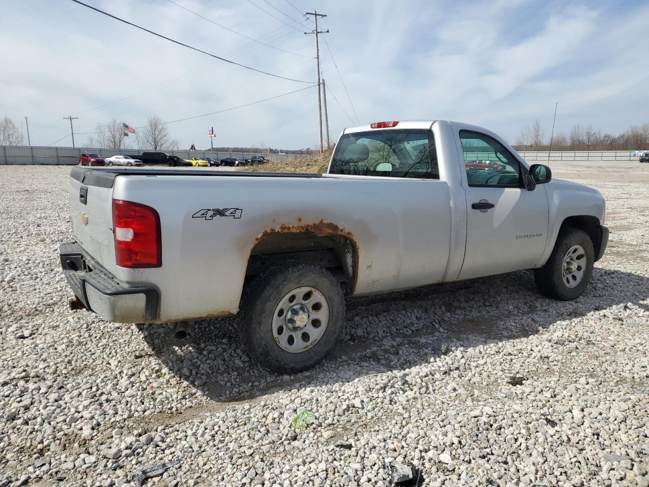 2013 Chevrolet Silverado - Image 3