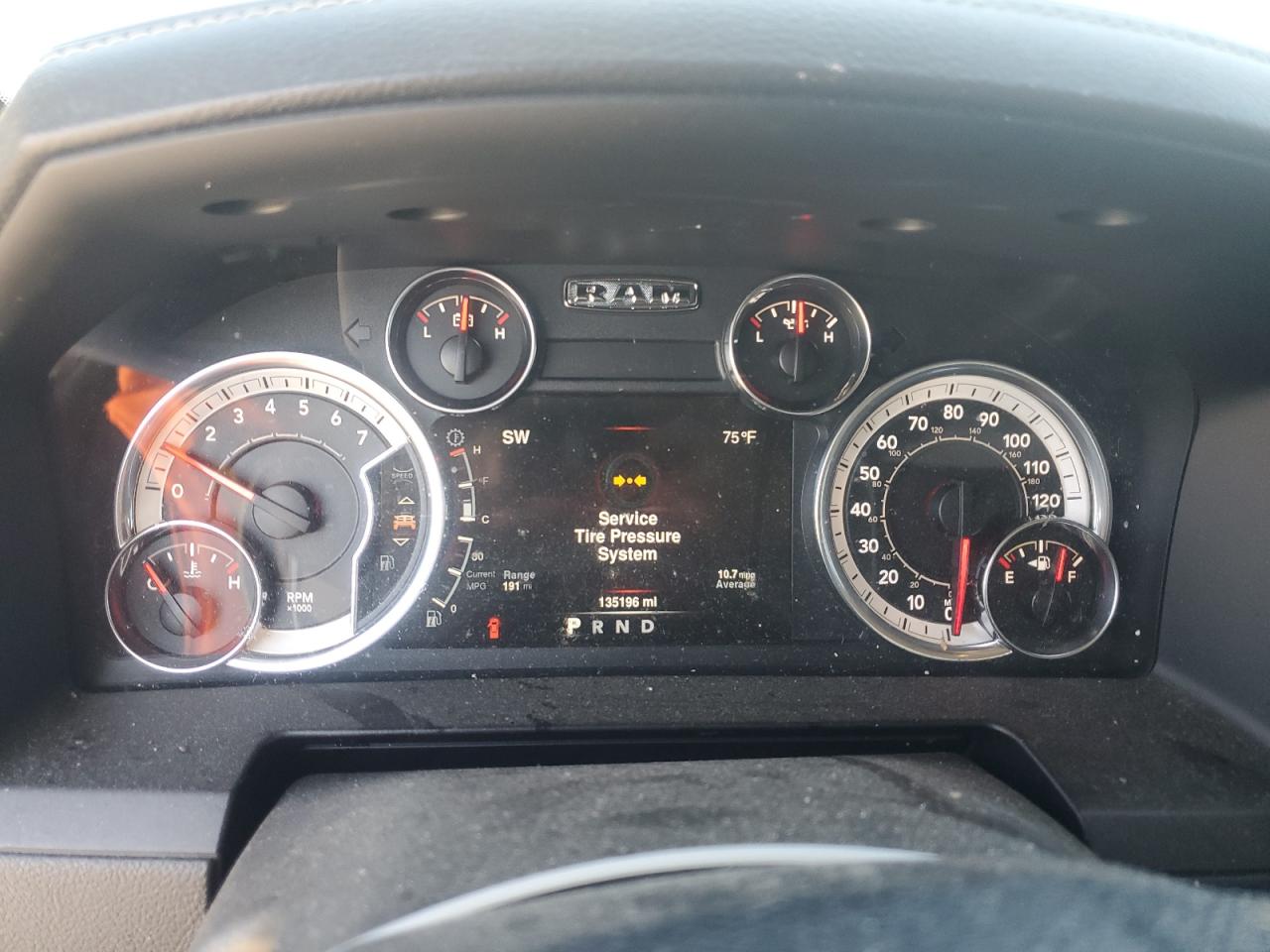 2013 RAM 1500 - Image 9