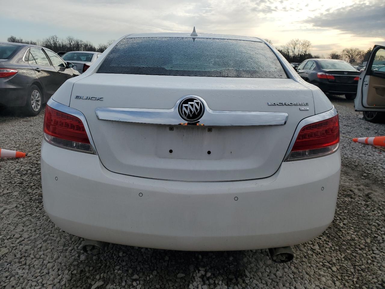 2010 Buick LaCrosse - Image 6