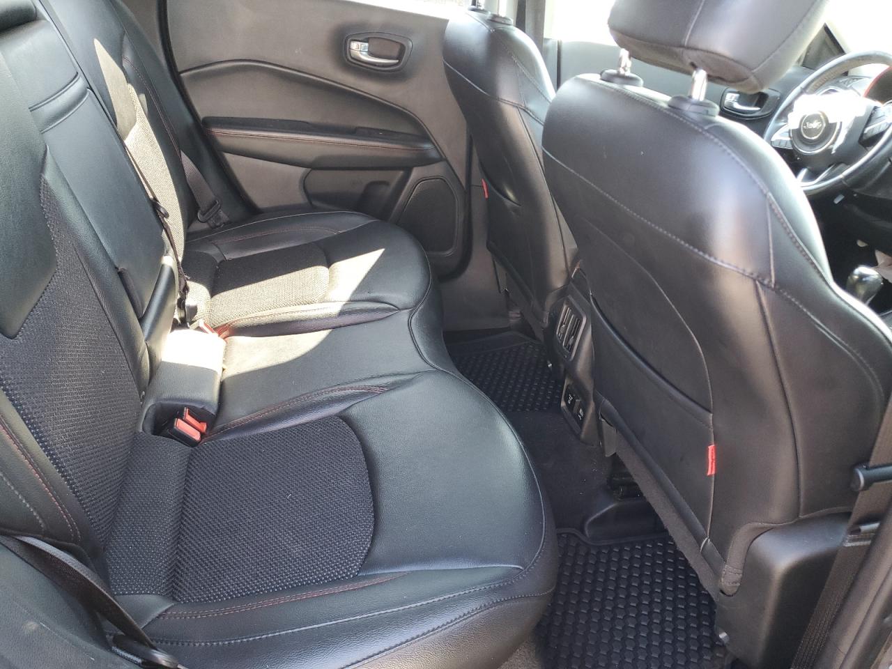 2019 Jeep Compass - Image 11