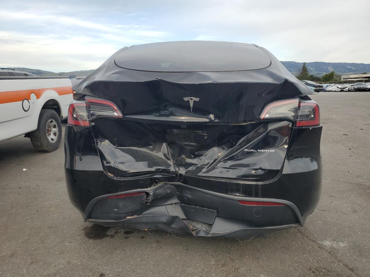 2023 Tesla Model Y VIN: 7SAYGAEE4PF833159 Lot: 47582255