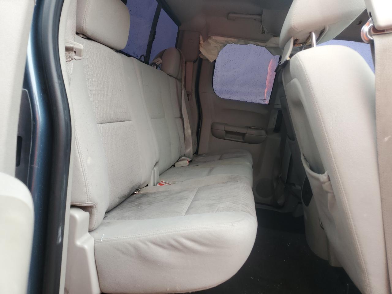 2011 Chevrolet Silverado - Image 10