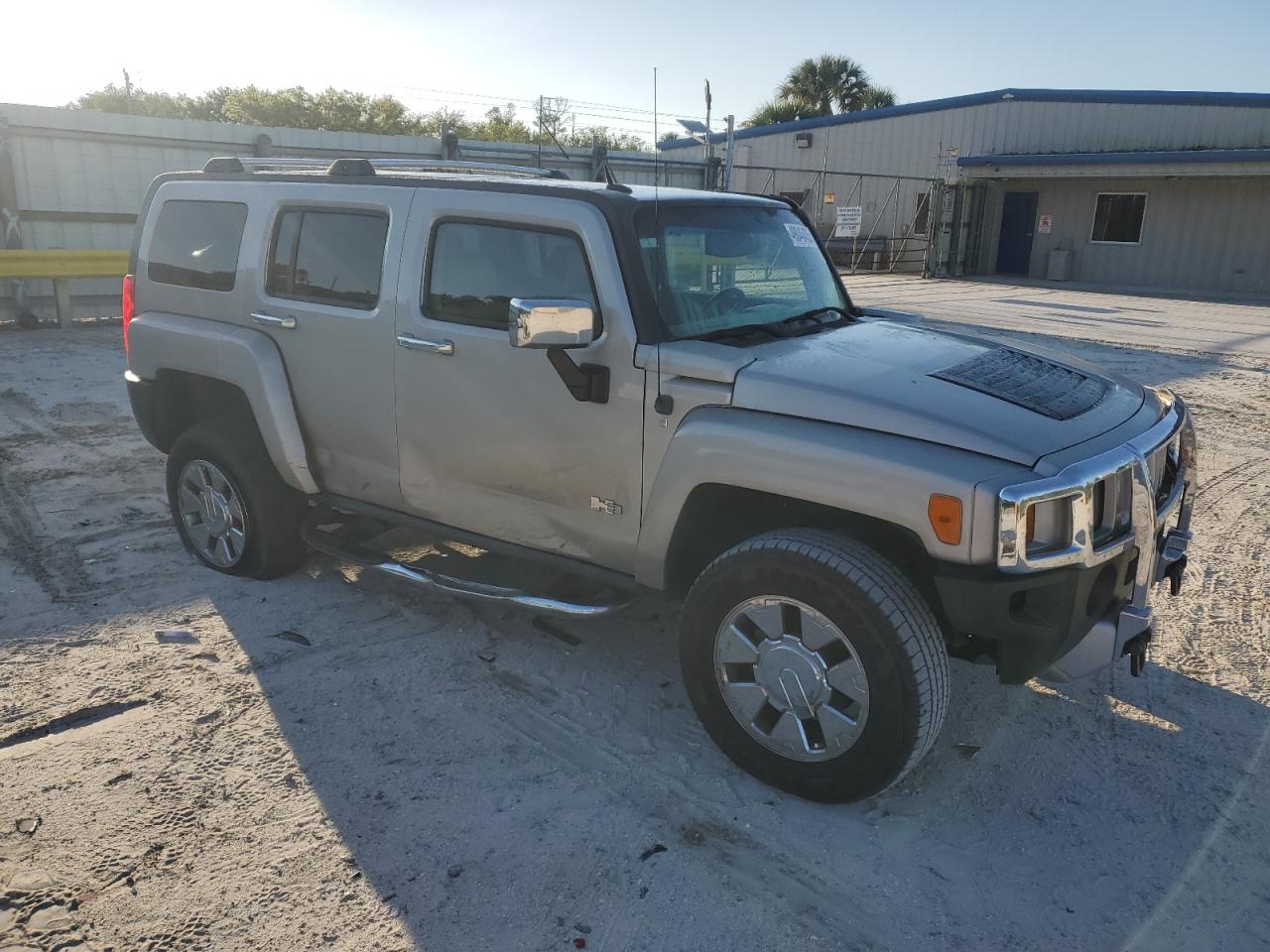 2009 Hummer H3 - Image 4