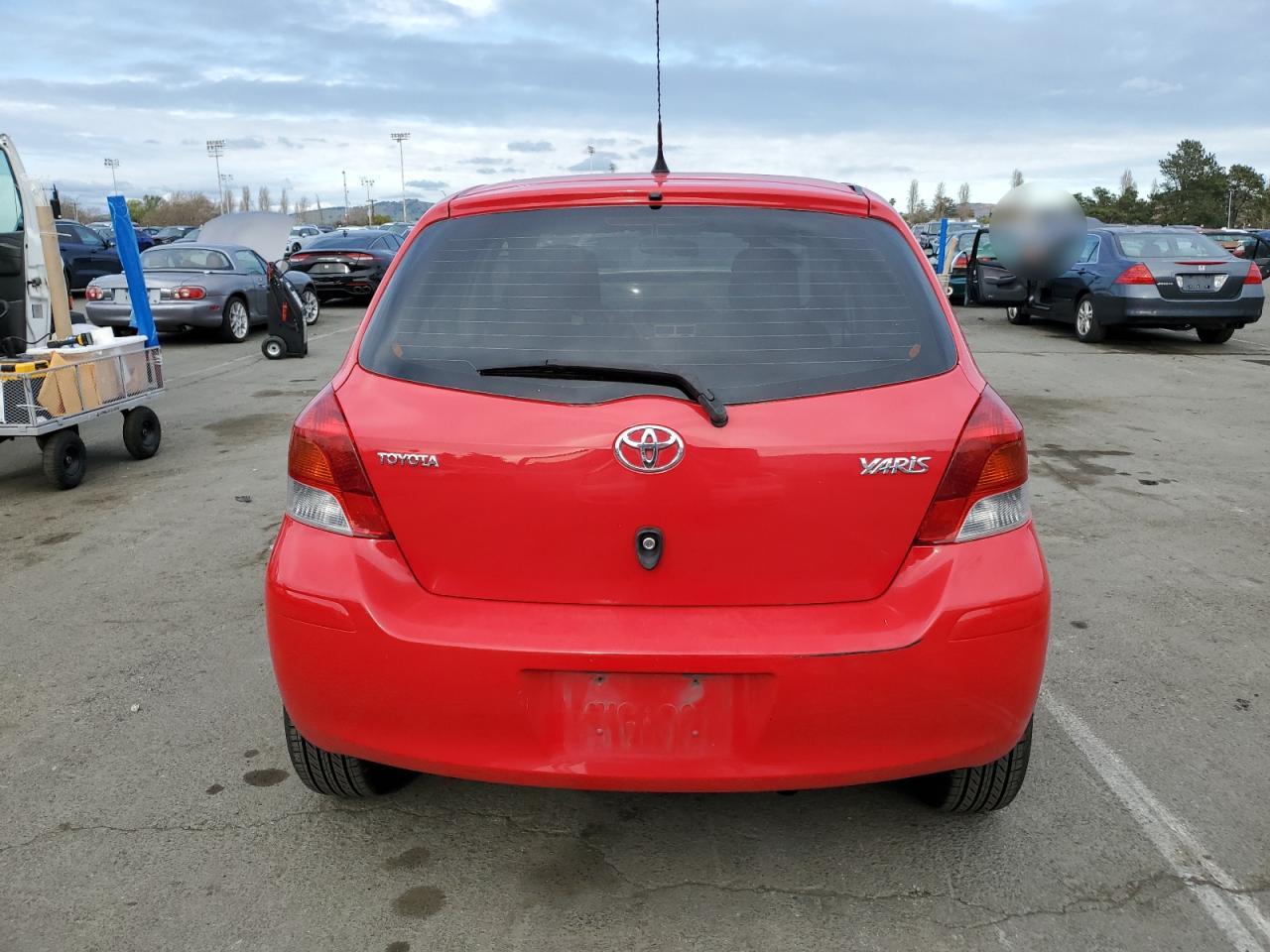 2010 Toyota Yaris - Image 6