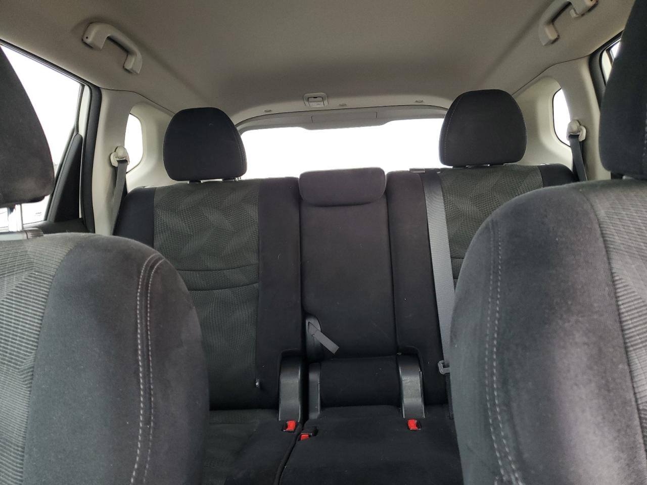 2015 Nissan Rogue - Image 10