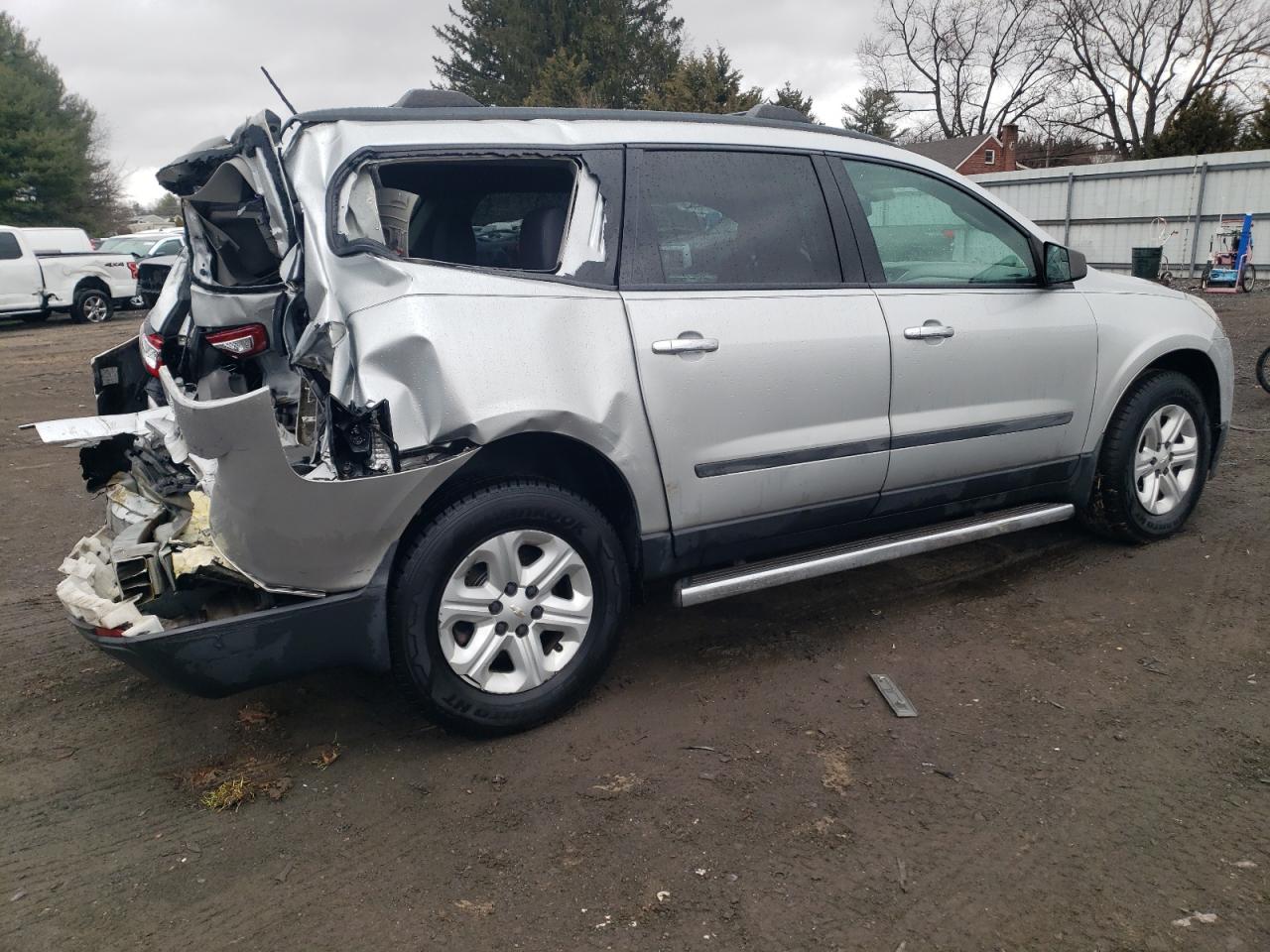 2014 Chevrolet Traverse - Image 3
